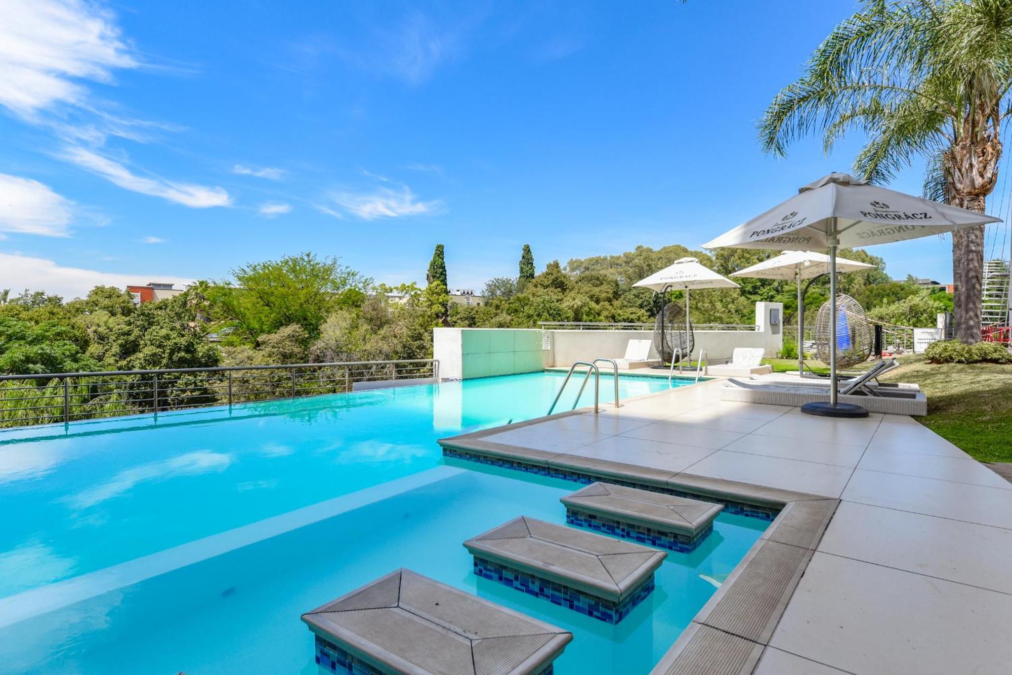 The Regency Apartments Pretoria Bagian luar foto