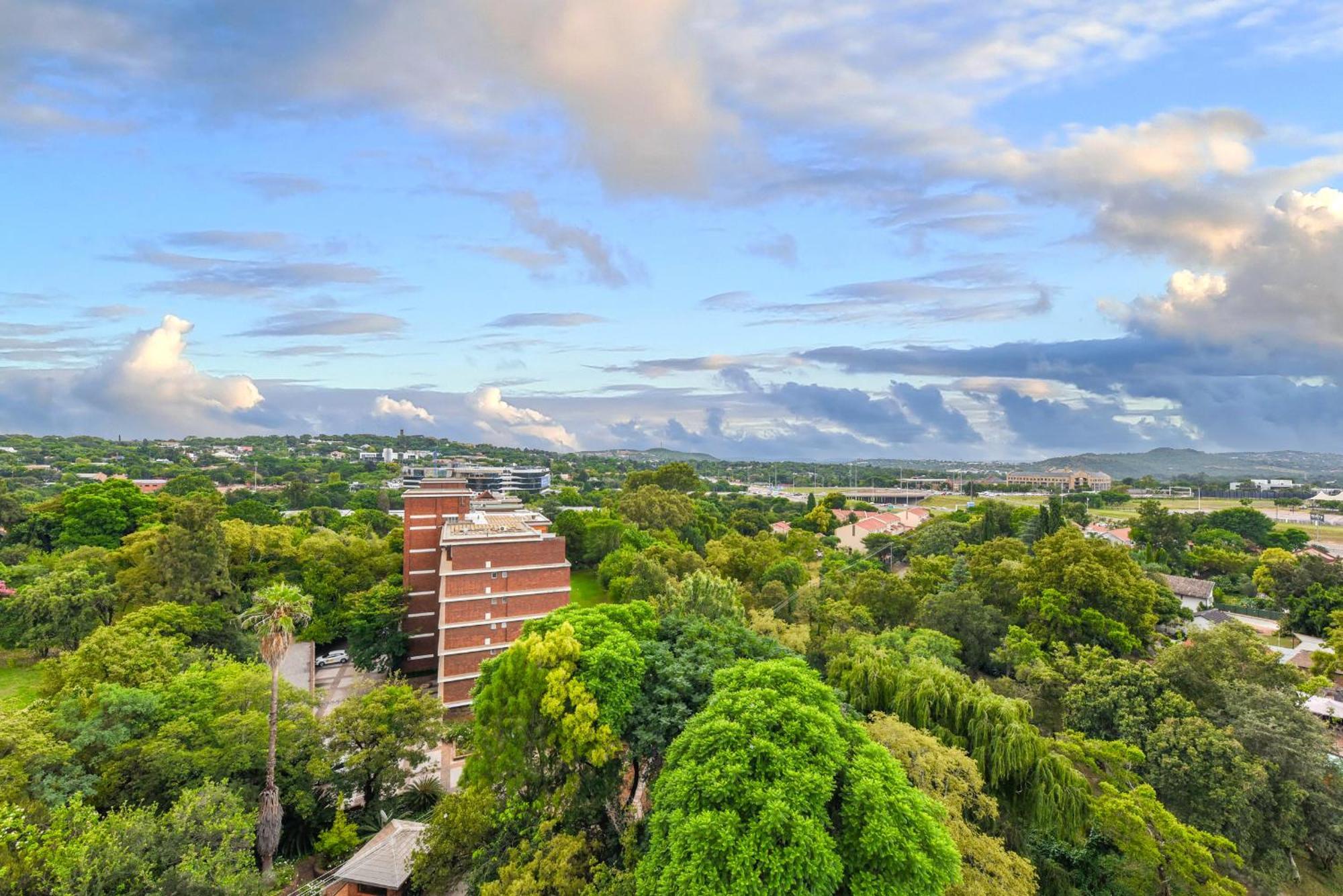 The Regency Apartments Pretoria Bagian luar foto